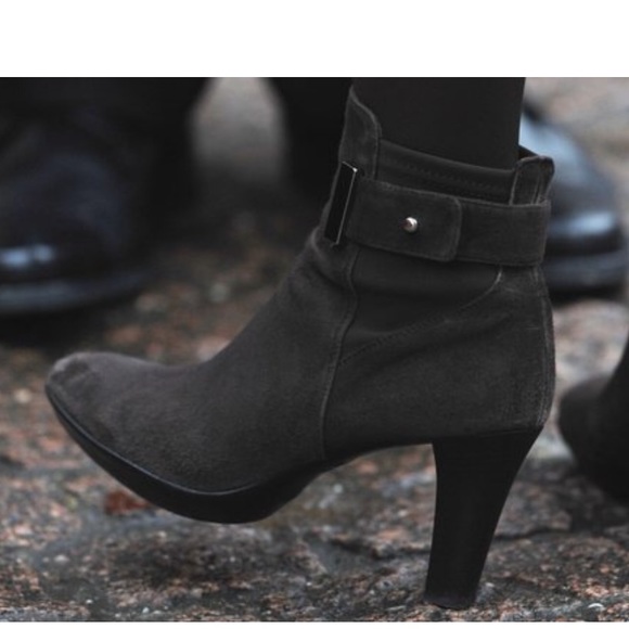 AQUATALIA Rouge Royal Booties Dark Gray Size 6 - Picture 4 of 6